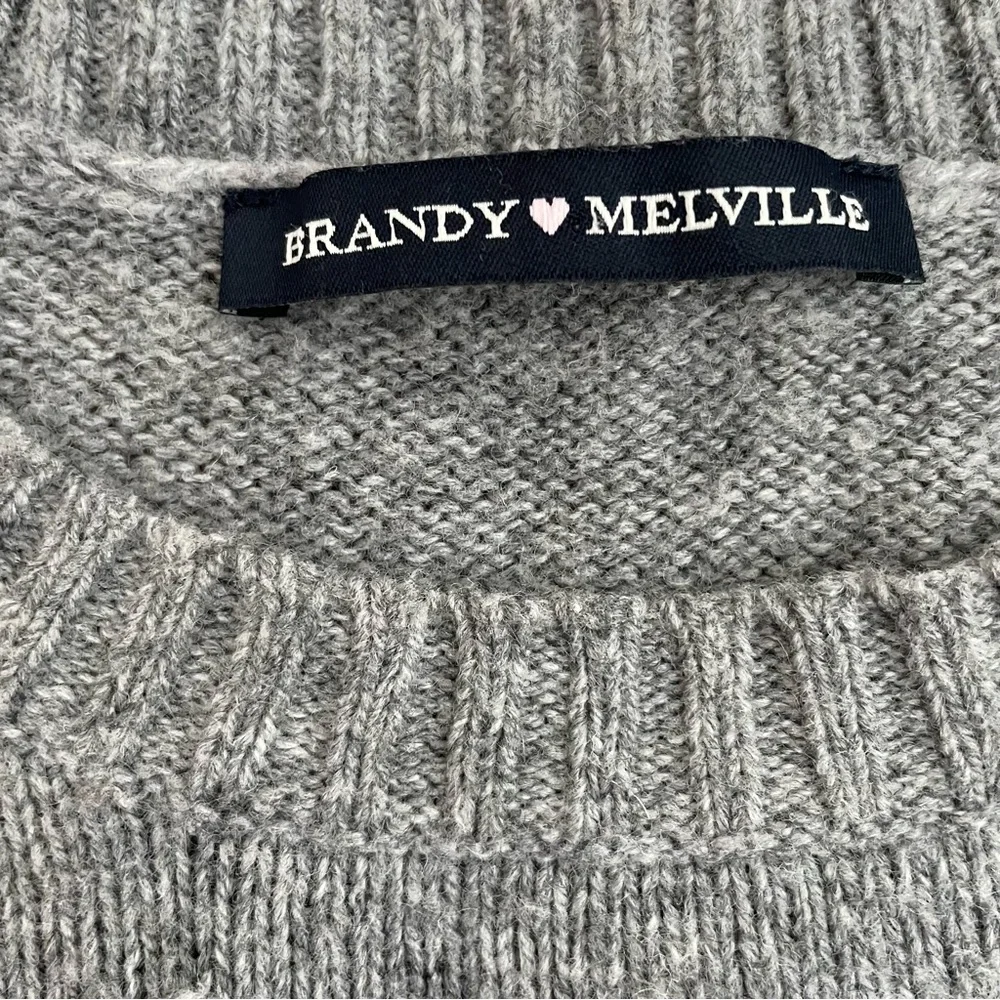 BRANDY MELVILLE Gray Gracie Pullover Sweater - Excellent Pre-Owned Condi…